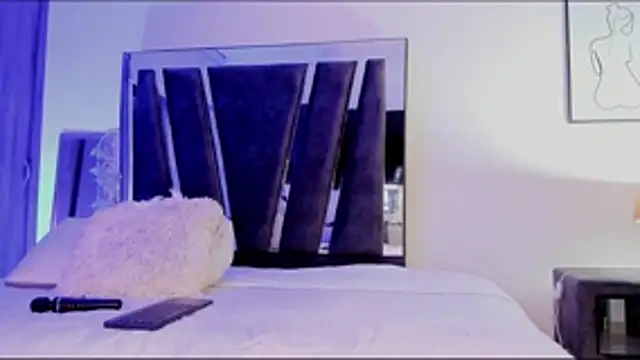 HollyEvanz online show from 01/14/26, 03:01