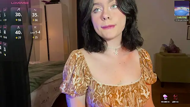 Snapshot of sunshine_lina chatting on 12/18/24, 02:17 sunshine lina online show from 12/18/24, 02:17