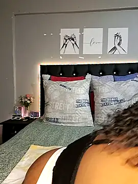 Snapshot of Toya_P chatting on 02/13/25, 09:06 Toya P online show from 02/13/25, 09:06