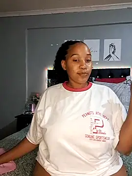 Snapshot of Toya_P chatting on 02/15/25, 08:33 Toya P online show from 02/15/25, 08:33