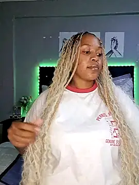 Snapshot of Toya_P chatting on 02/27/25, 08:31 Toya P online show from 02/27/25, 08:31