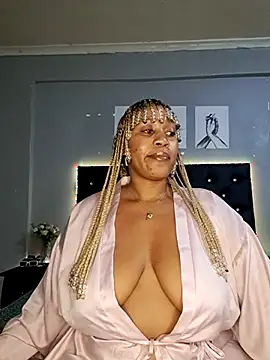 Snapshot of Toya_P chatting on 03/18/25, 08:48 Toya P online show from 03/18/25, 08:48