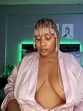 Snapshot of Toya_P chatting on 03/20/25, 07:25 Toya P online show from 03/20/25, 07:25