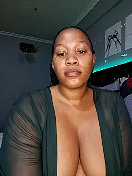 Snapshot of Toya_P chatting on 09/28/25, 02:11 Toya P online show from 09/28/25, 02:11