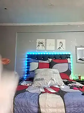 Snapshot of Toya_P chatting on 11/20/25, 08:47 Toya P online show from 11/20/25, 08:47