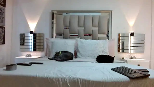 Snapshot of hellen_martin chatting on 10/27/25, 08:46 hellen martin online show from 10/27/25, 08:46