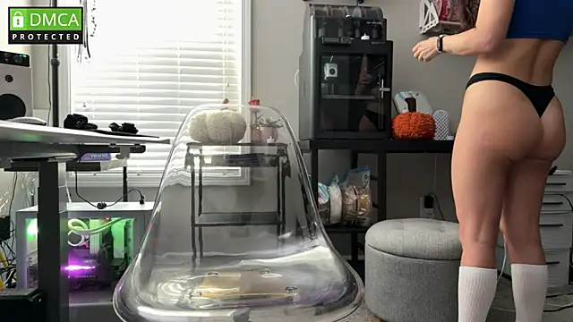 Snapshot of Cosmic_Rose chatting on 11/11/25, 02:17 Cosmic Rose online show from 11/11/25, 02:17