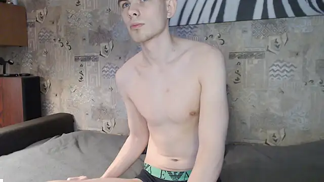 Student Oliver online show from 12/23/25, 07:17