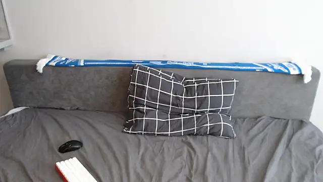 Student Oliver online show from 06/03/26, 02:33