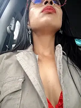 Snapshot of Astrid-- chatting on 01/05/26, 07:39 Astrid-- online show from 01/05/26, 07:39