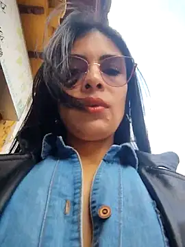 Snapshot of Astrid-- chatting on 02/06/26, 03:15 Astrid-- online show from 02/06/26, 03:15