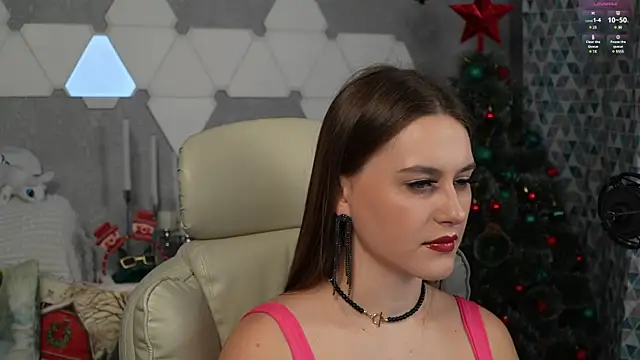 Snapshot of HarleyDeess chatting on 12/13/24, 10:34 HarleyDeess online show from 12/13/24, 10:34