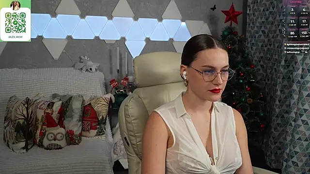 Snapshot of HarleyDeess chatting on 12/21/24, 11:45 HarleyDeess online show from 12/21/24, 11:45