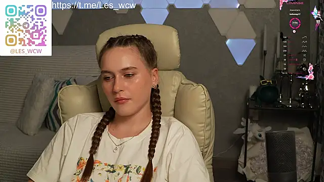 HarleyDeess online show from 11/26/25, 08:10