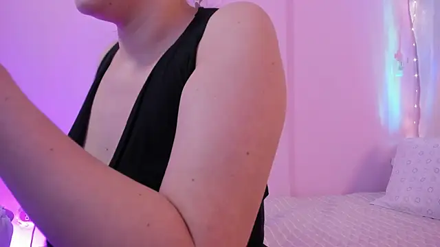 Samanta roberts1 online show from 02/17/25, 11:34