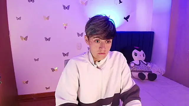 9 Fernanda 9 online show from 11/18/25, 12:20