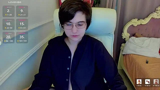 Snapshot of Lily_Marlin chatting on 06/21/26, 01:52 Lily Marlin online show from 06/21/26, 01:52