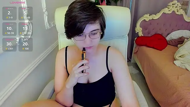 Snapshot of Lily_Marlin chatting on 07/26/26, 04:09 Lily Marlin online show from 07/26/26, 04:09