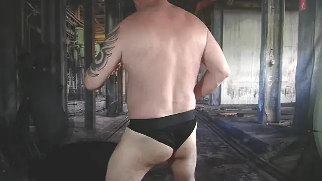 ManlyPrisonGuy online show from 04/23/26, 02:19