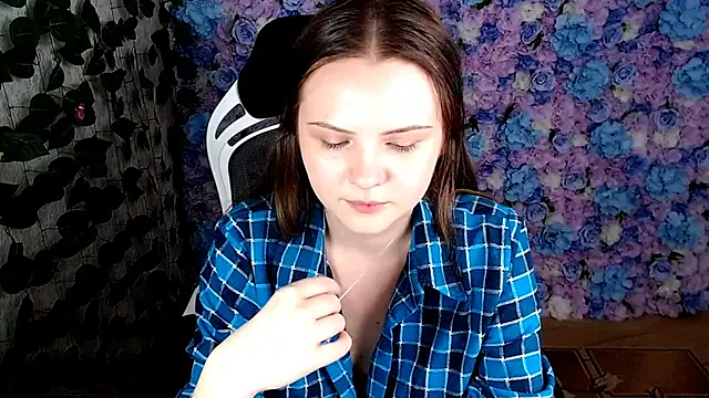 IxxiLiana online show from 09/29/25, 05:12