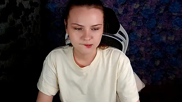 IxxiLiana online show from 10/13/25, 05:07