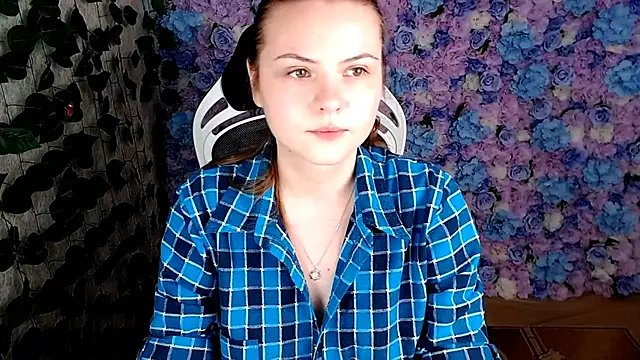 IxxiLiana online show from 10/14/25, 05:19