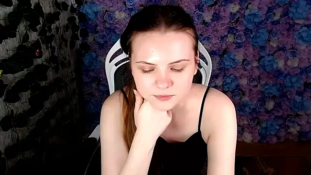 IxxiLiana online show from 10/23/25, 05:07