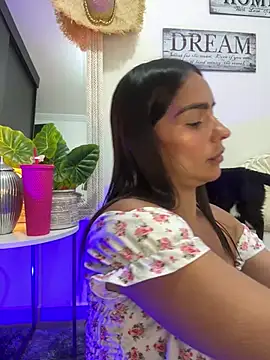 Mau White online show from 02/05/25, 06:04