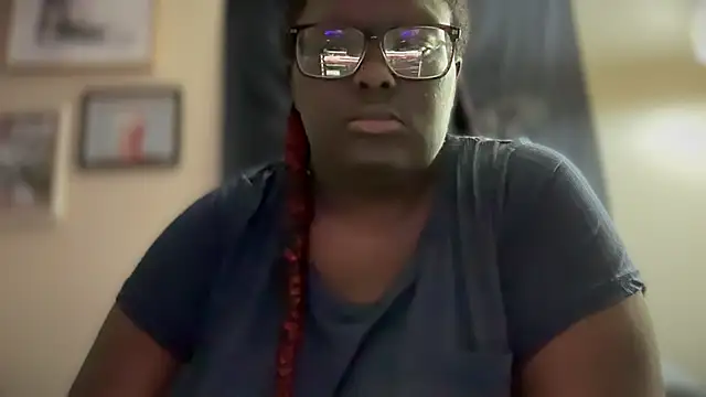 Snapshot of Yagurl__west chatting on 01/18/25, 04:37 Yagurl west online show from 01/18/25, 04:37