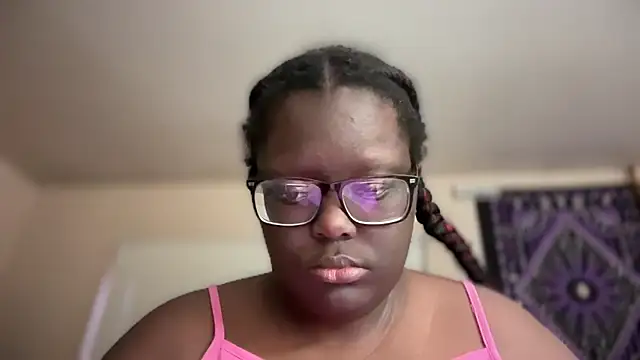 Snapshot of Yagurl__west chatting on 01/20/25, 01:28 Yagurl west online show from 01/20/25, 01:28