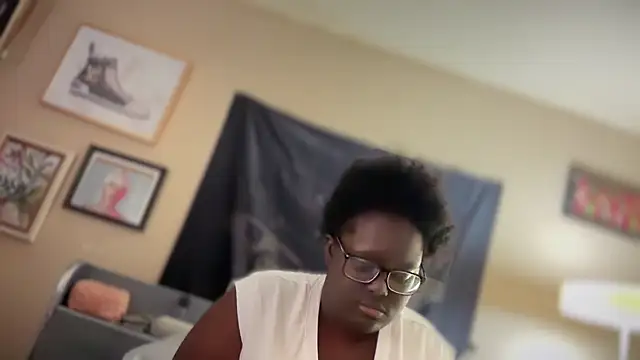 Snapshot of Yagurl__west chatting on 01/26/25, 10:35 Yagurl west online show from 01/26/25, 10:35