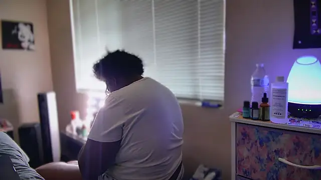 Snapshot of Yagurl__west chatting on 02/03/25, 08:57 Yagurl west online show from 02/03/25, 08:57