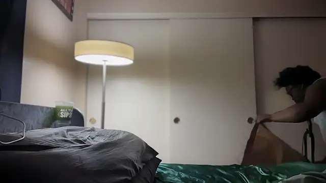 Snapshot of Yagurl__west chatting on 02/04/25, 01:45 Yagurl west online show from 02/04/25, 01:45