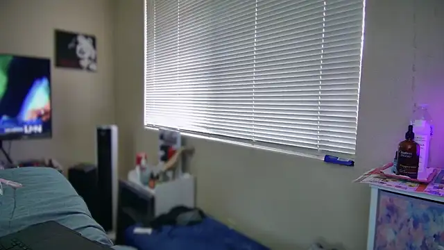 Snapshot of Yagurl__west chatting on 02/13/25, 12:35 Yagurl west online show from 02/13/25, 12:35