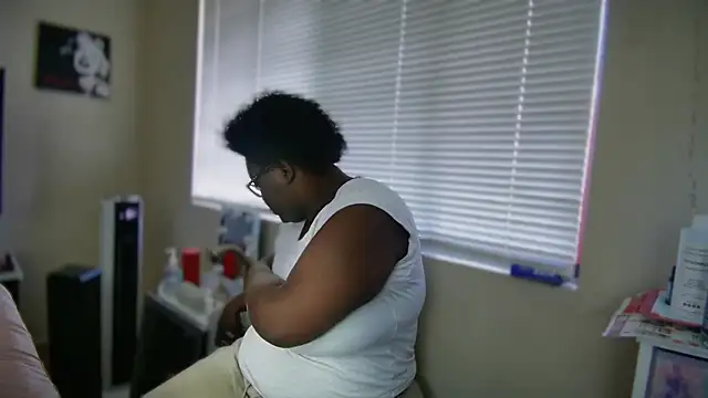 Snapshot of Yagurl__west chatting on 03/01/25, 12:50 Yagurl west online show from 03/01/25, 12:50