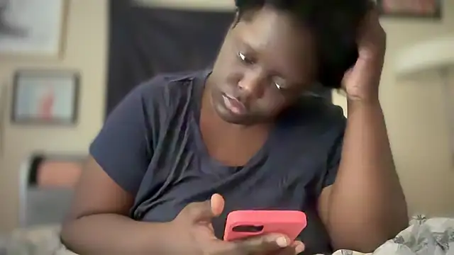 Snapshot of Yagurl__west chatting on 03/13/25, 07:28 Yagurl west online show from 03/13/25, 07:28