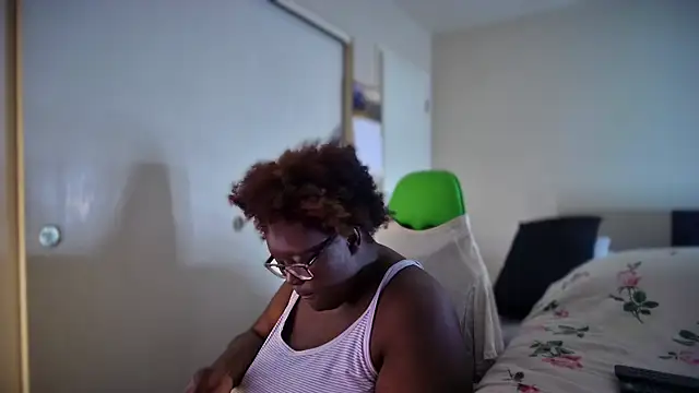 Yagurl  west online show from 02/07/26, 04:16