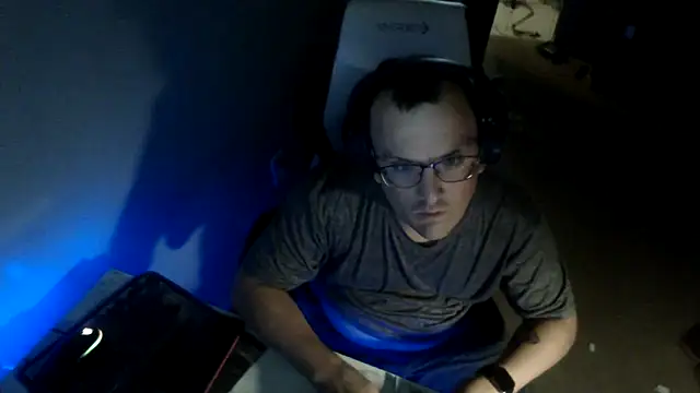 Snapshot of TeasingTroublemaker9 chatting on 10/02/25, 09:55 TeasingTroublemaker9 online show from 10/02/25, 09:55