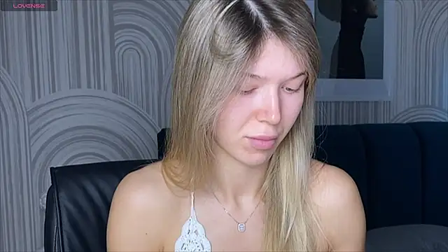 viviann evans online show from 09/16/25, 01:06