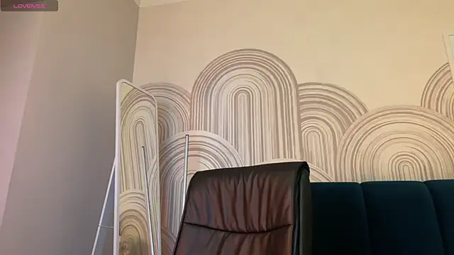 viviann evans online show from 04/09/26, 01:05