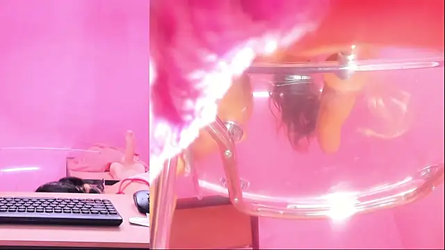 Snapshot of Sabrina_Adams04 chatting on 03/14/25, 02:10 Sabrina Adams04 online show from 03/14/25, 02:10