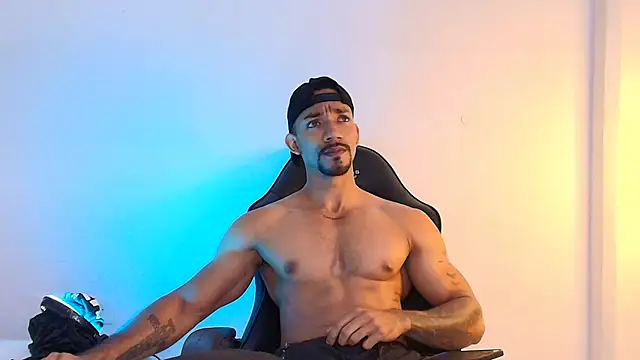 Snapshot of Manolo_Hot1 chatting on 01/20/25, 02:25 Manolo Hot1 online show from 01/20/25, 02:25