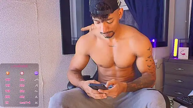 Snapshot of Manolo_Hot1 chatting on 02/11/25, 02:46 Manolo Hot1 online show from 02/11/25, 02:46