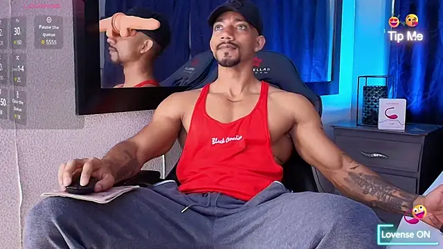 Snapshot of Manolo_Hot1 chatting on 03/20/25, 02:32 Manolo Hot1 online show from 03/20/25, 02:32