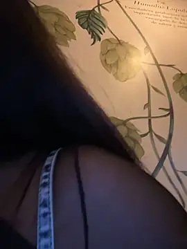 Snapshot of ambar-adaams chatting on 05/14/26, 01:23 ambar-adaams online show from 05/14/26, 01:23
