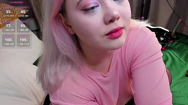 Snapshot of __KawaiiYuki__ chatting on 12/23/24, 01:18 KawaiiYuki online show from 12/23/24, 01:18