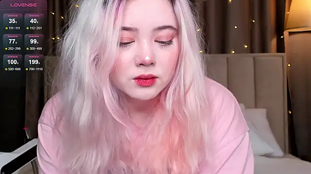 Snapshot of __KawaiiYuki__ chatting on 01/24/25, 08:55 KawaiiYuki online show from 01/24/25, 08:55