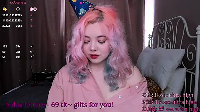 Snapshot of __KawaiiYuki__ chatting on 02/24/25, 09:21 KawaiiYuki online show from 02/24/25, 09:21