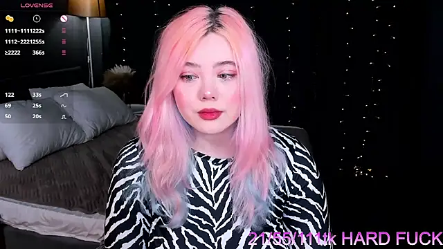 Snapshot of __KawaiiYuki__ chatting on 03/10/25, 08:59 KawaiiYuki online show from 03/10/25, 08:59