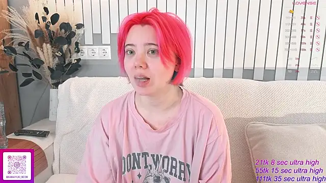 Snapshot of __KawaiiYuki__ chatting on 11/10/25, 06:56 KawaiiYuki online show from 11/10/25, 06:56